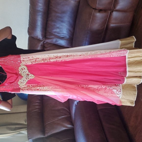 Gown - Picture 10 of 13